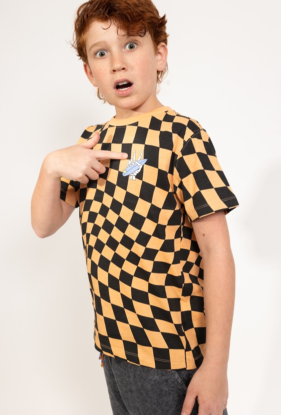 Chłopięca koszulka w szachownicę z wakacyjnym nadrukiem