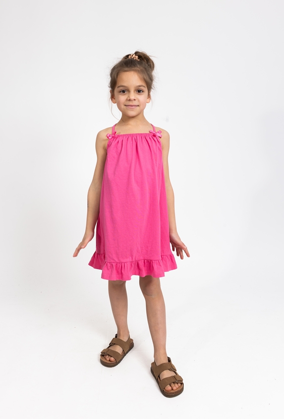Dziewczęca sukienka na cienkich ramiączkach z falbanką
