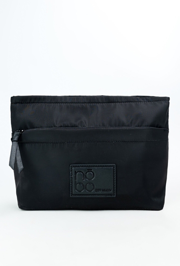 Czarna damska kosmetyczka z kieszonkami.
