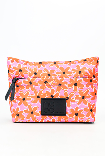 Kolorowa damska kosmetyczka w kwiatowy wzór.