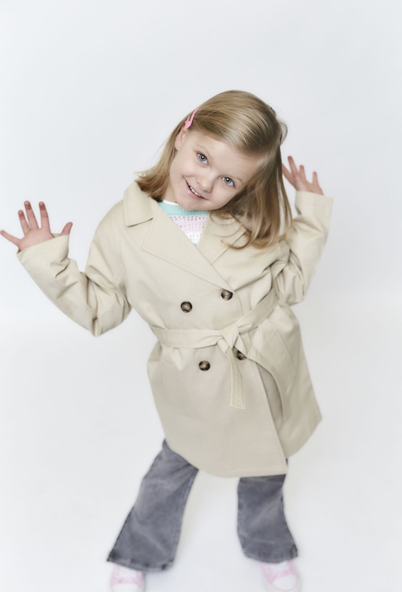 Dziewczęcy płaszcz dwurzędowy