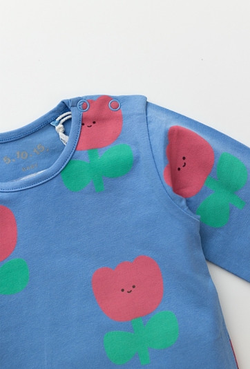 Niebieskie body niemowlęce z nadrukiem all over print w kwiatki