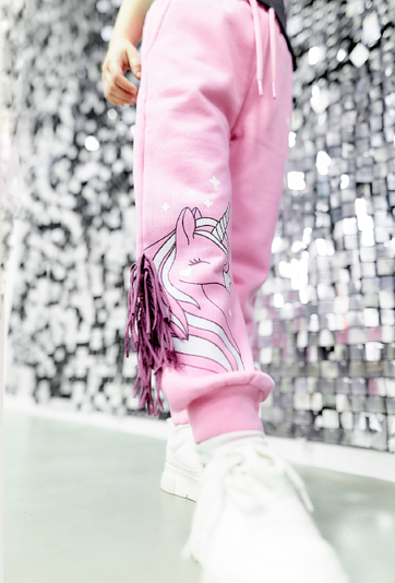 Różowe spodnie dresowe z jednorożcem dla dziewczynki - 5.10.15.