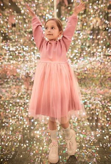Różowa dresowa sukienka dla dziewczynki - tiulowa falbanka