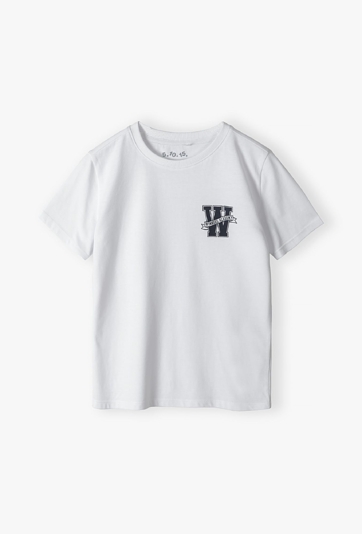 Klasyczny biały t-shirt chłopięcy