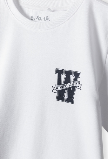 Klasyczny biały t-shirt chłopięcy